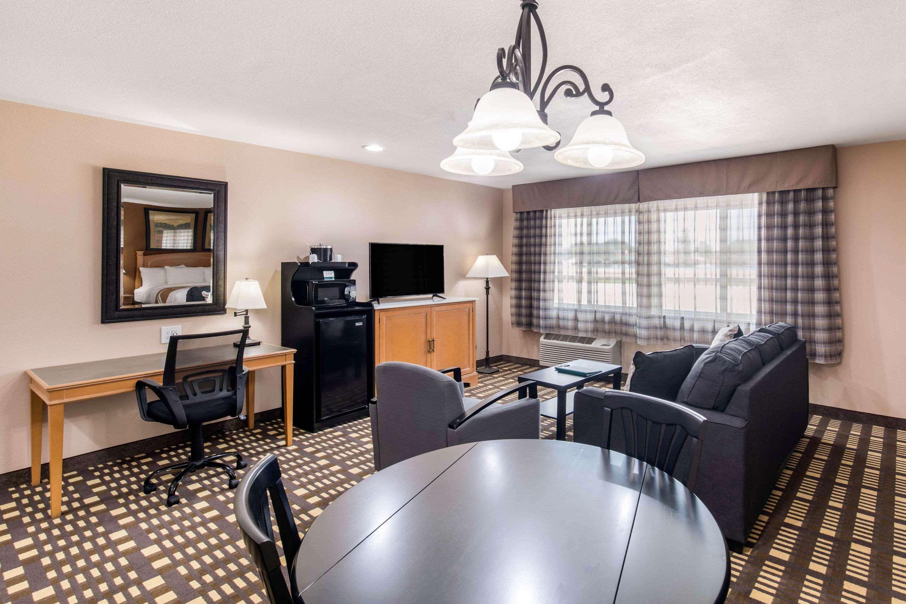 Quality Inn & Suites Plano East - Richardson Kültér fotó