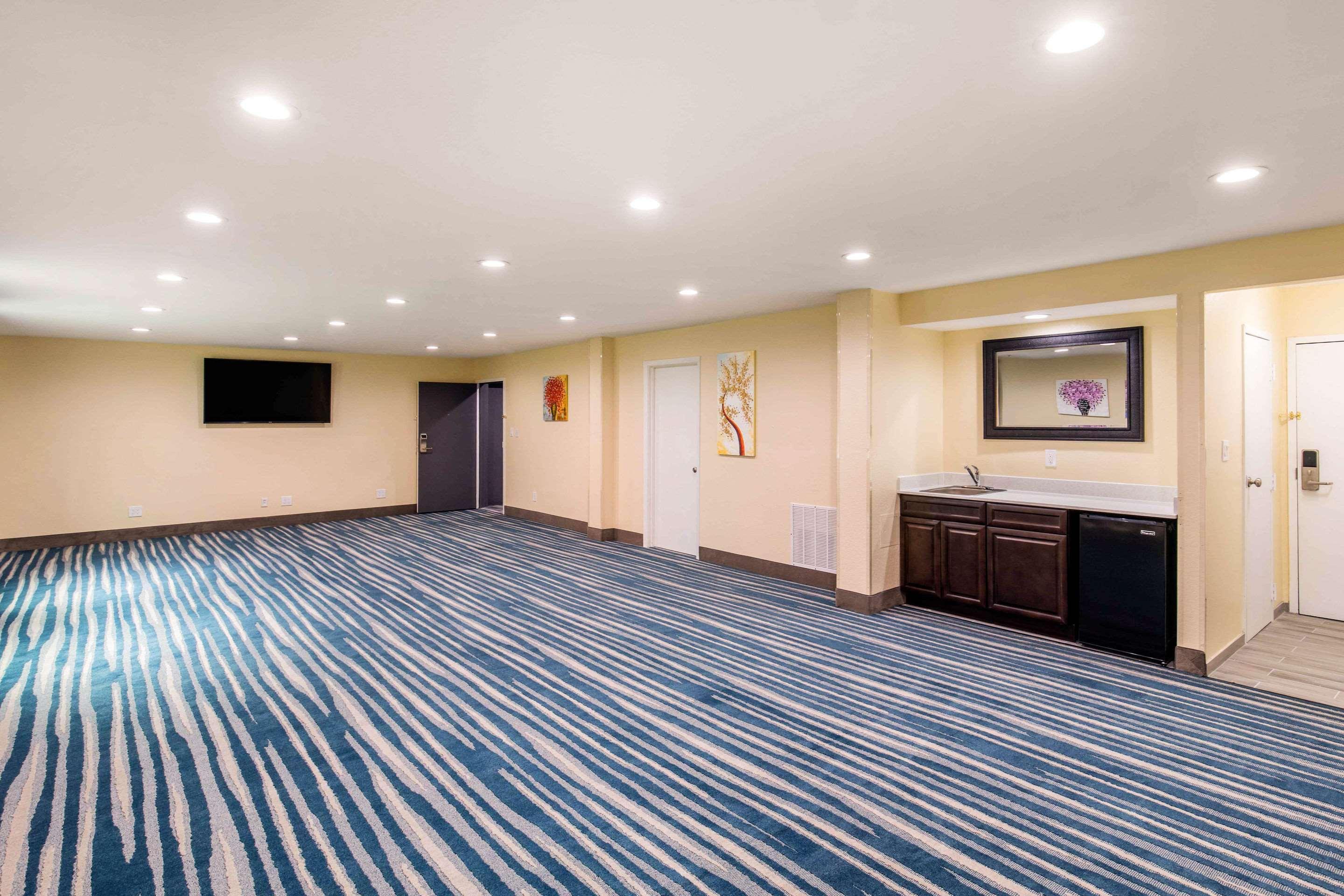 Quality Inn & Suites Plano East - Richardson Kültér fotó