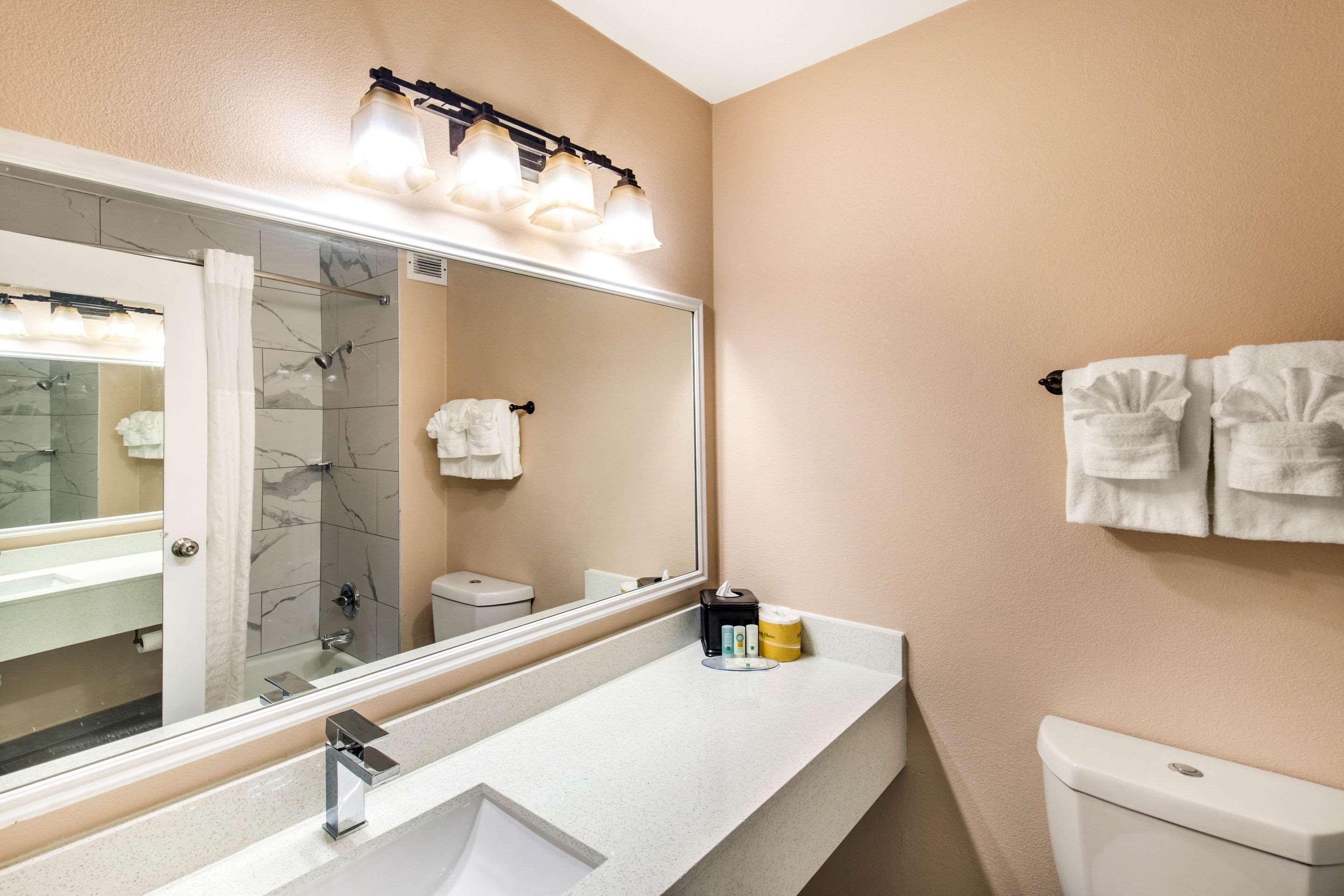 Quality Inn & Suites Plano East - Richardson Kültér fotó