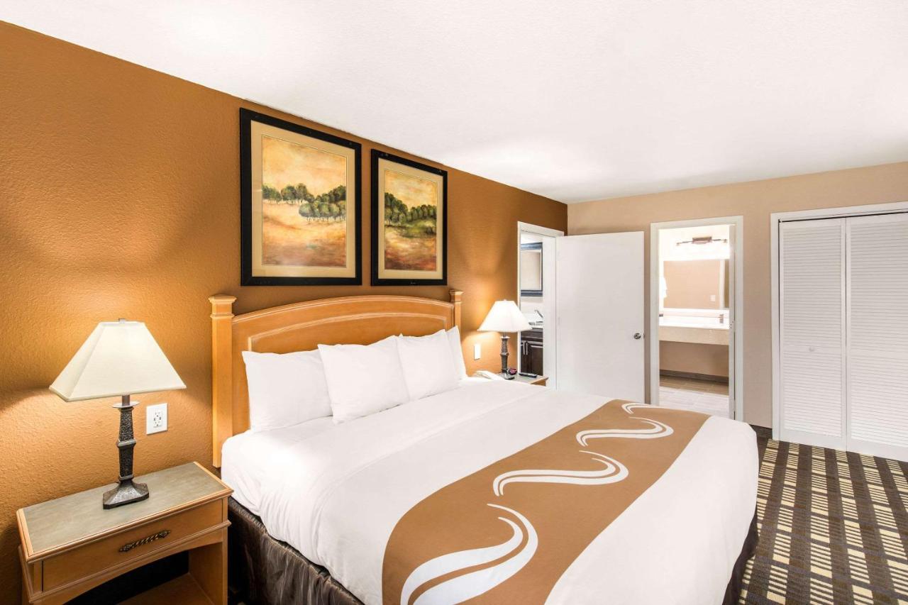 Quality Inn & Suites Plano East - Richardson Kültér fotó